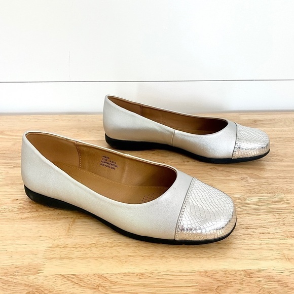Comfortview Fay Silver Metallic Croc Slip On Comfort Flats Size 10.5W Wide Width - Picture 6 of 13